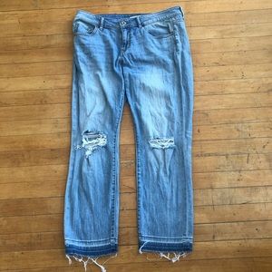 The perfect wash cropped jeans!